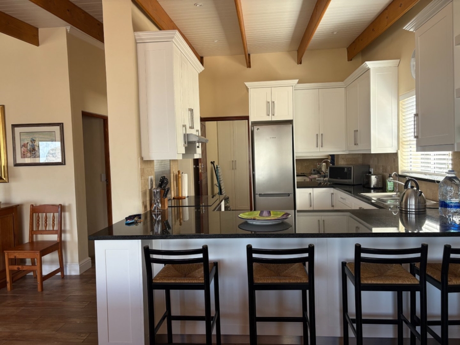 To Let 4 Bedroom Property for Rent in Fish Hoek Western Cape